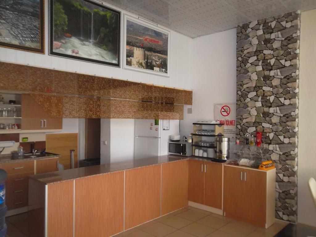 Konak Hotel Mut 外观 照片